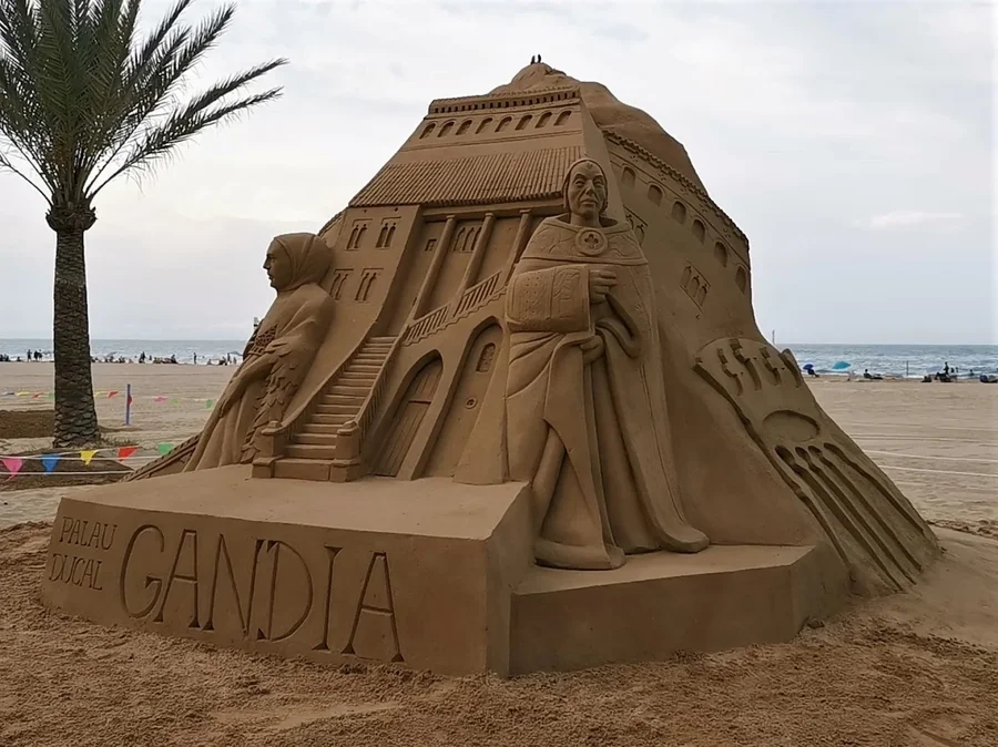 castillos de arena playa de gandia