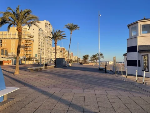 paseo maritimo neptuno gandia